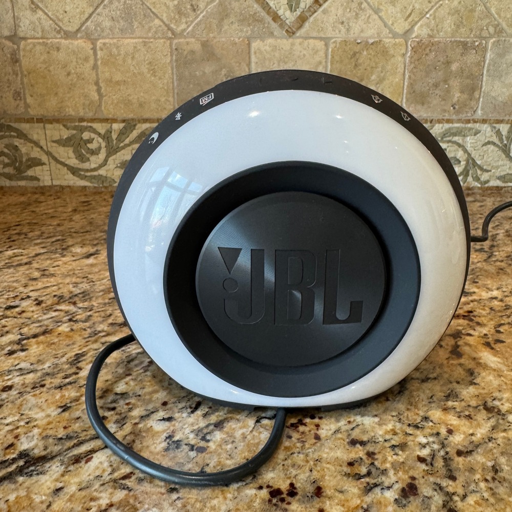 JBL Horizon - Bluetooth Clock Radio with 2USB Charging and Ambient Light - Black - Picture 3 of 10